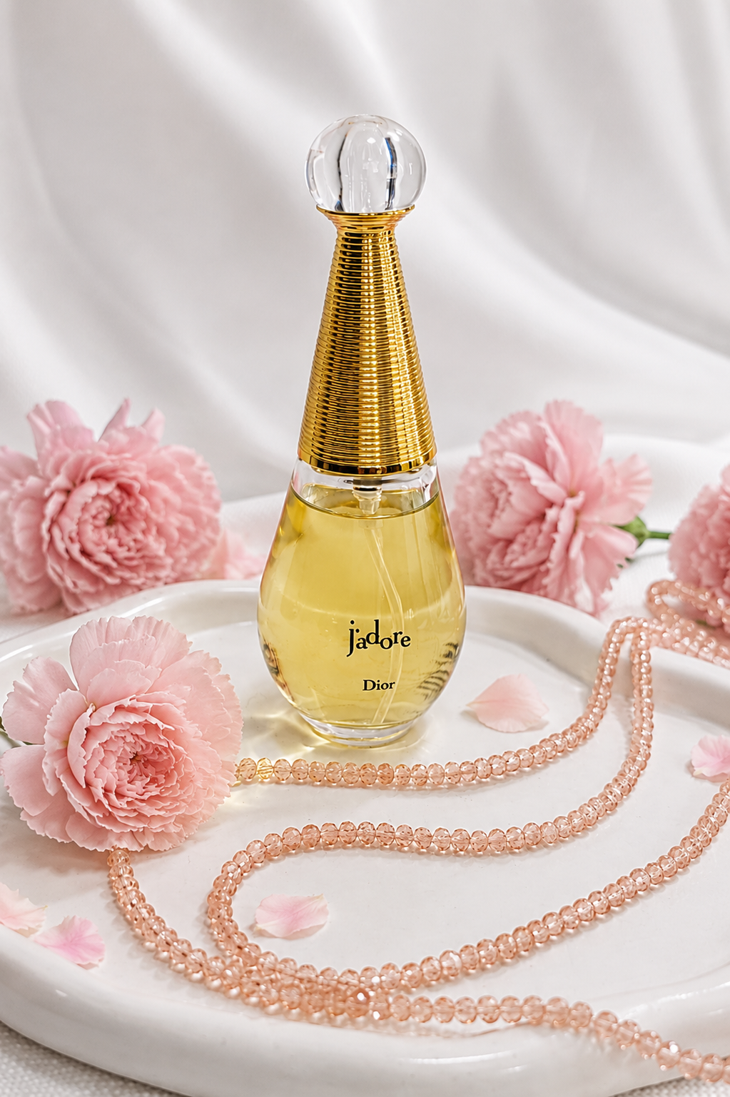 عطر زنانه جادور دیور حجم 30میل